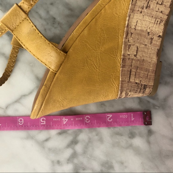 Madden Girl mustard wedges - Picture 6 of 11